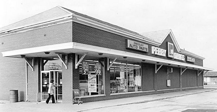Perry Drugs - Old Photo From Midland Daily News